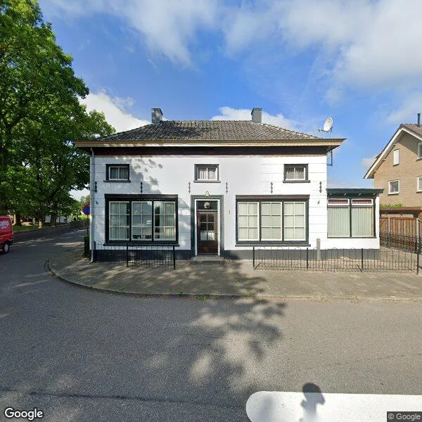 Straatbeeld van Dorpsstraat 1, 4012BE Kerk-Avezaath