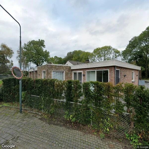 Straatbeeld van Dorpsstraat 10, 5157NG Doeveren