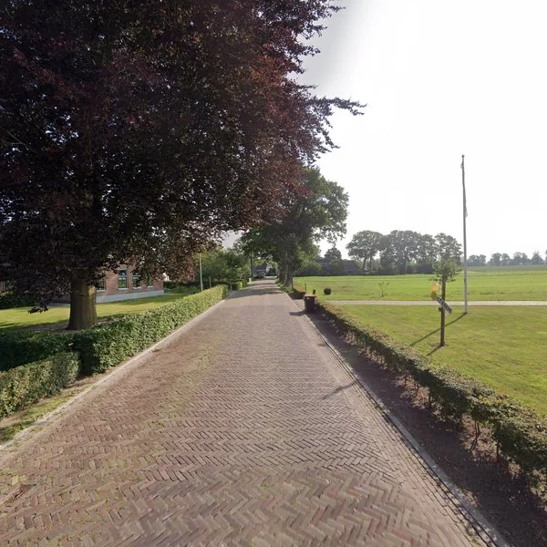 Straatbeeld van Dorpsstraat 105, 7948BN Nijeveen