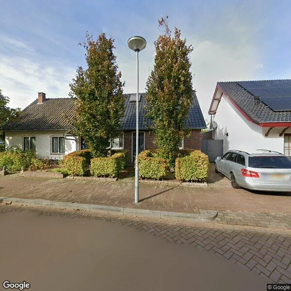 Straatbeeld van Dorpsstraat 20, 6097AN Heel