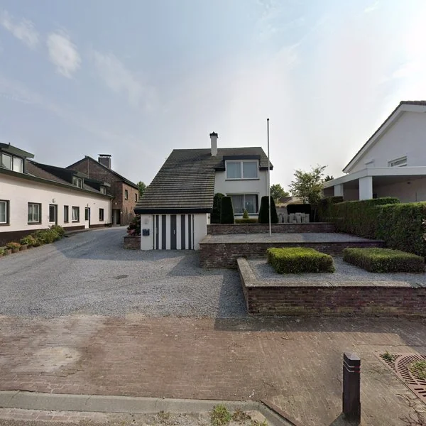 Straatbeeld van Dorpsstraat 33, 6267AA Cadier en Keer