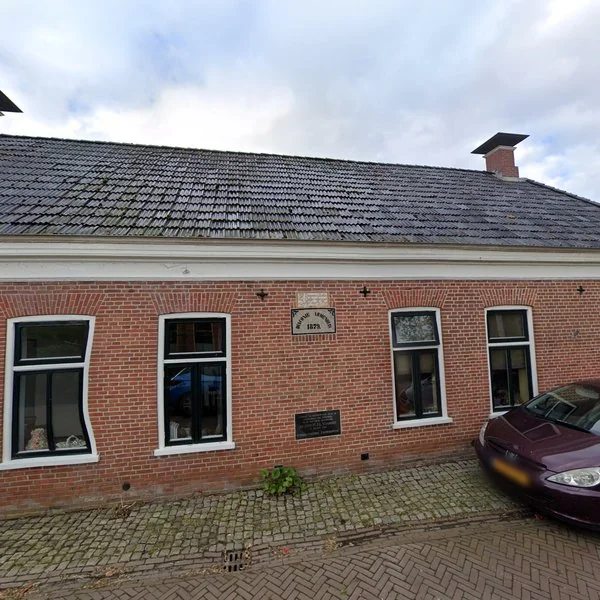 Straatbeeld van Dorpstraat 23, 9911PB Oosterwijtwerd