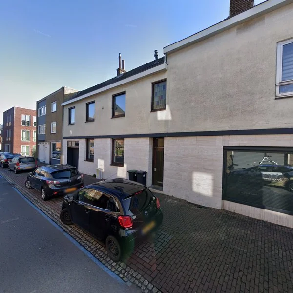 Straatbeeld van Dorpstraat 77, 6361EK Nuth
