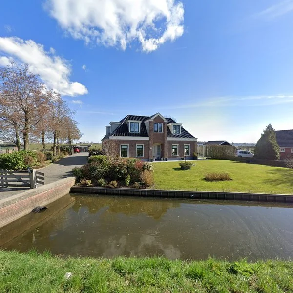 Straatbeeld van Dorpsweg 111, 1711RH Hensbroek