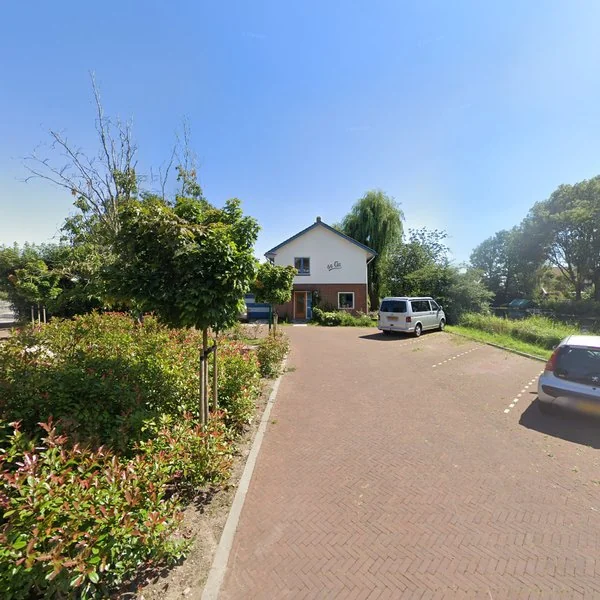 Straatbeeld van Doude van Troostwijkstraat 32, 3626AV Nieuwer Ter Aa