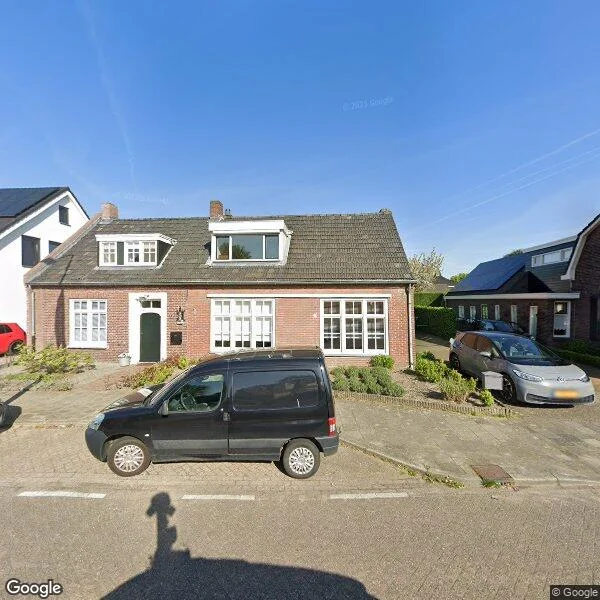 Straatbeeld van Dr. Ant. Mathijsenstraat 27, 6021CK Budel