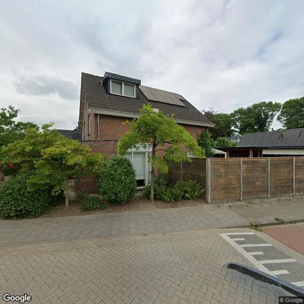 Straatbeeld van Dr. Dreeslaan 4, 5707KD Helmond
