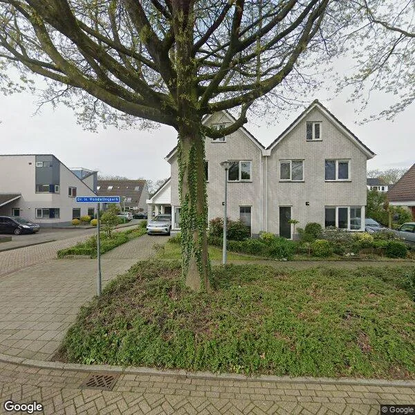 Straatbeeld van Dr. Ir. Vondelingpark 84, 6716EP Ede