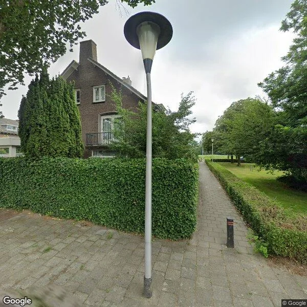 Straatbeeld van Dr. Kuyperplantsoen 5, 5707CZ Helmond