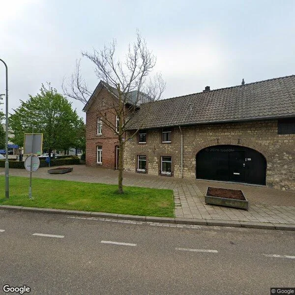 Straatbeeld van Dr. Poelsplein 18, 6369AV Simpelveld