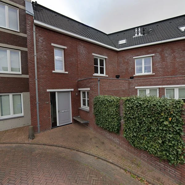 Straatbeeld van Dr. R. van Lutterveltstraat 2, 3604DL Maarssen