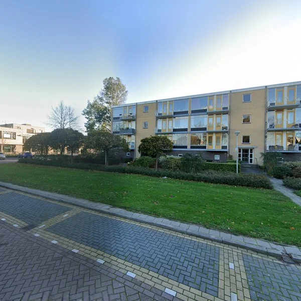 Straatbeeld van Dronensingel 111, 2411GW Bodegraven