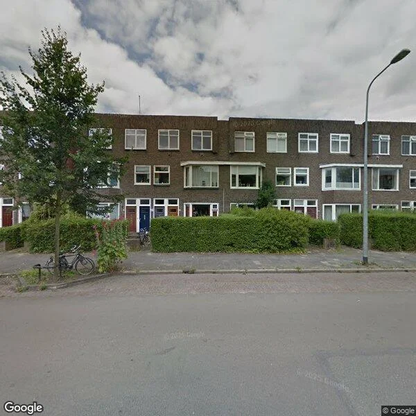 Straatbeeld van E. Thomassen à Thuessinklaan 28a, 9713JV Groningen