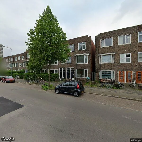 Straatbeeld van E. Thomassen à Thuessinklaan 42a, 9713JW Groningen