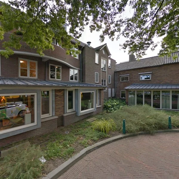 Straatbeeld van Eemnesserweg 42-k223, 1251ND Laren