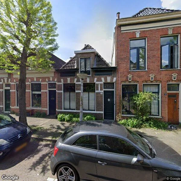 Straatbeeld van Eerste Hunzestraat 36, 9715BL Groningen