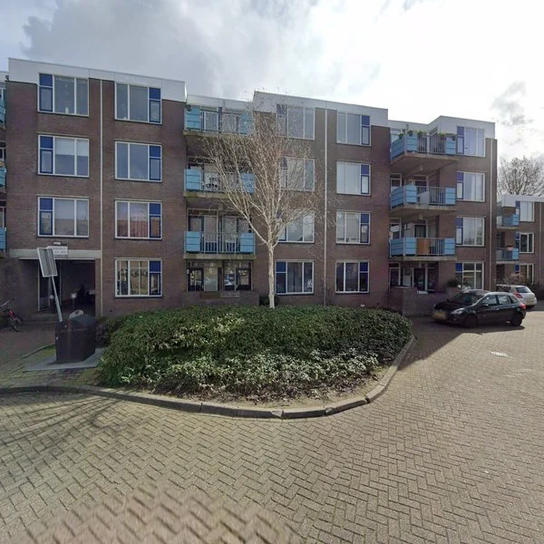 Straatbeeld van Eikenhorst 375, 2402RX Alphen aan den Rijn
