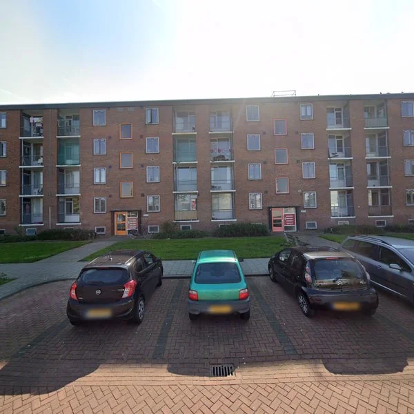 Straatbeeld van Eikenlaan 107, 2404BM Alphen aan den Rijn