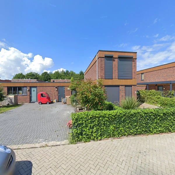 Straatbeeld van Eikenwal 23, 7813CA Emmen