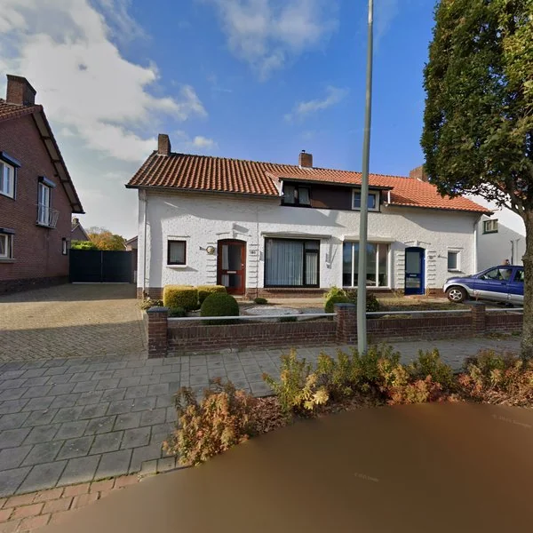 Straatbeeld van Eikesstraat 12, 6013RE Hunsel
