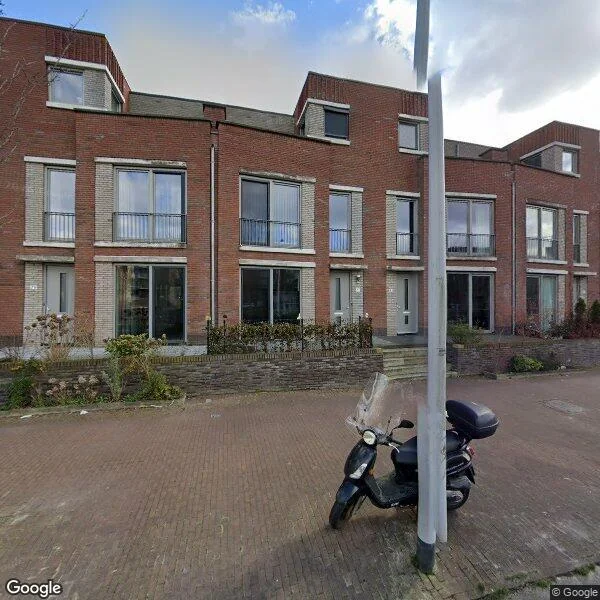 Straatbeeld van Elzenhagensingel 81, 1022LA Amsterdam
