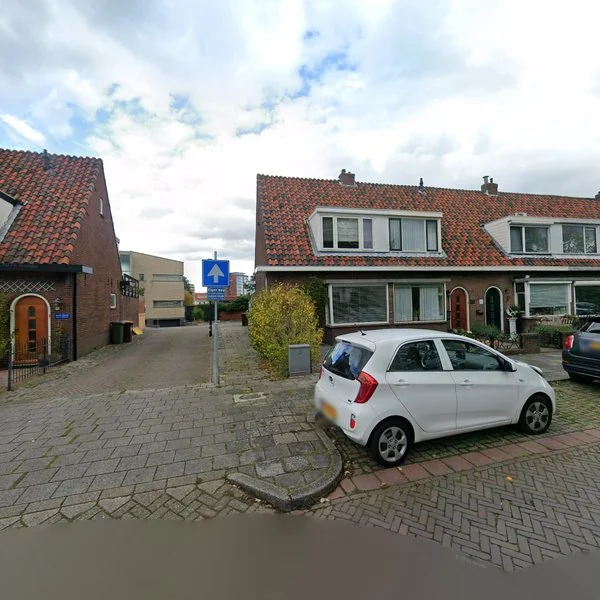 Straatbeeld van Emmalaan 116, 2405GE Alphen aan den Rijn