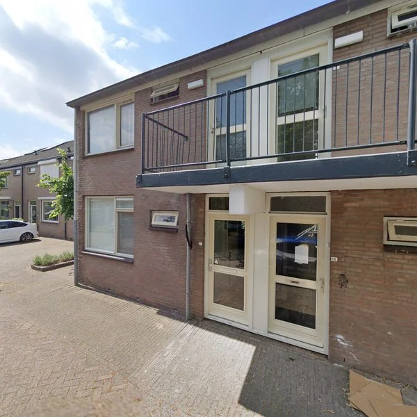 Straatbeeld van Emmaplaats 24, 2731GL Benthuizen