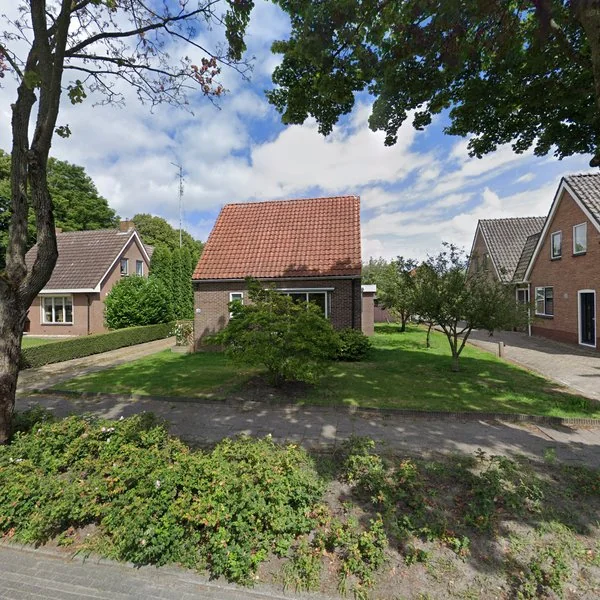 Straatbeeld van Esdoornlaan 13, 7881JB Emmer-Compascuum
