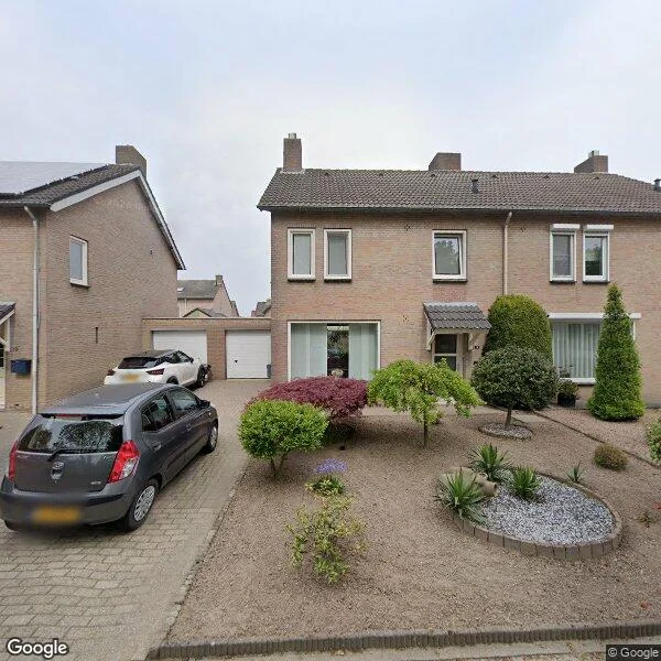 Straatbeeld van Esdoornstraat 18, 6031VK Nederweert