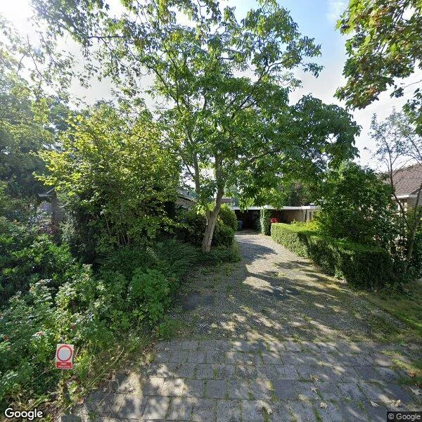 Straatbeeld van Esdoornstraat 6, 9301MX Roden