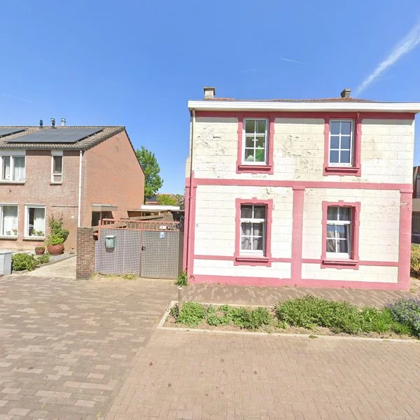 Straatbeeld van Eyckholtstraat 12, 6116BR Roosteren