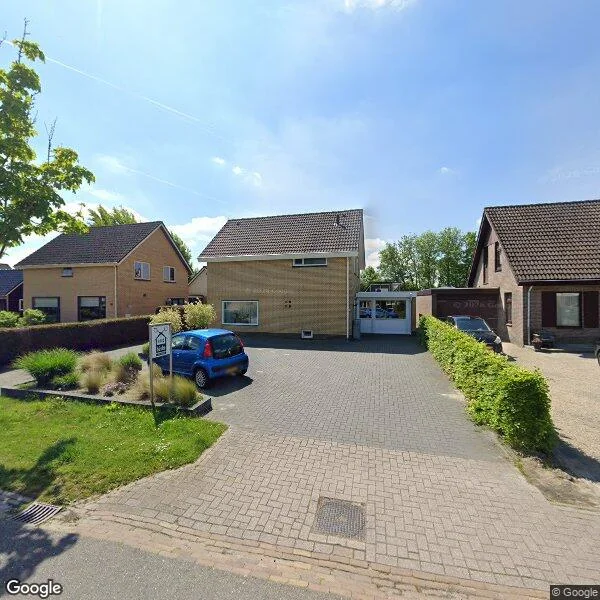 Straatbeeld van Fiifhuzen 32, 9281LH Harkema