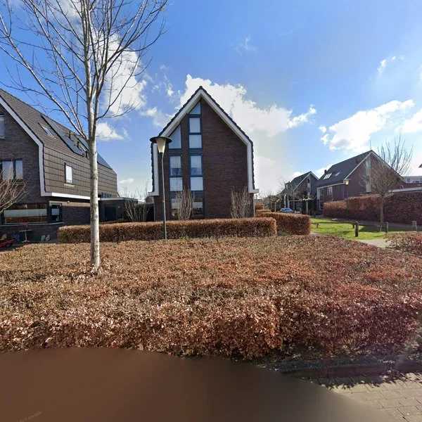 Straatbeeld van Floralaan 24, 6661LL Elst