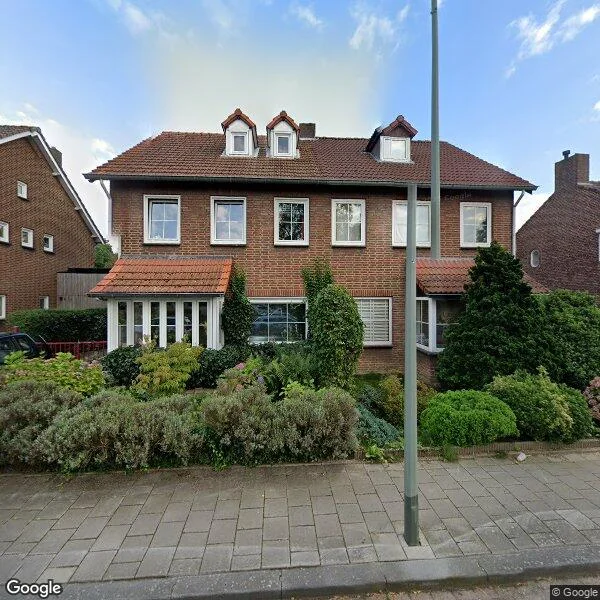 Straatbeeld van Gebroeklaan 13, 6042GM Roermond