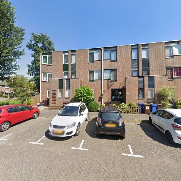 Straatbeeld van Geerestein 23, 2403PA Alphen aan den Rijn