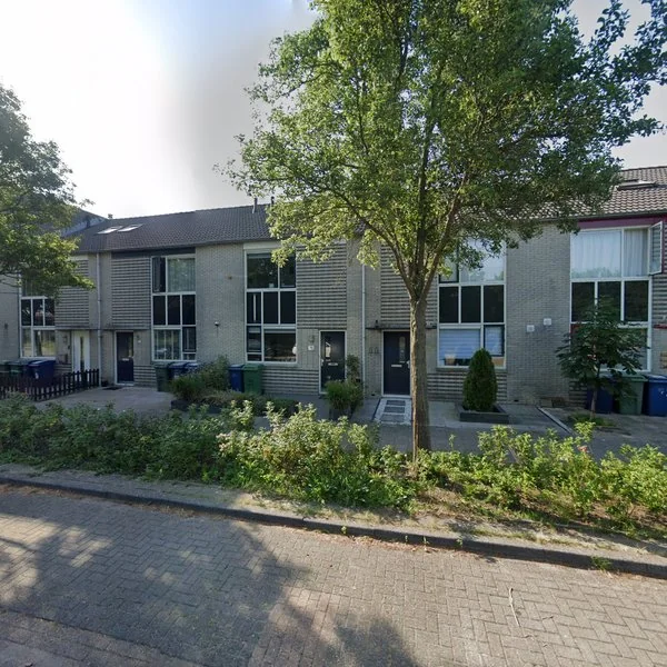 Straatbeeld van Generaal Overakkerstraat 30, 1318CM Almere