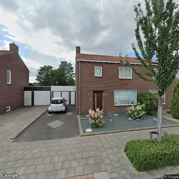 Straatbeeld van Gouverneur Houbenstraat 8, 6107AZ Stevensweert