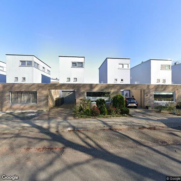 Straatbeeld van Gouverneurlaan 35, 8016BL Zwolle
