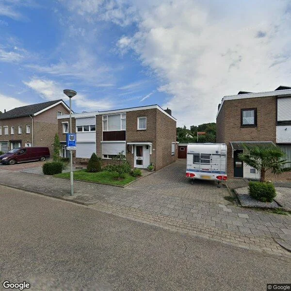 Straatbeeld van Graaf Wolter Hoenstraat 25, 6243BD Geulle