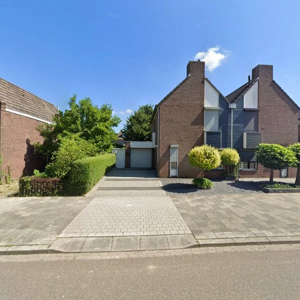 Straatbeeld van Grasbroekerweg 84, 6412BG Heerlen
