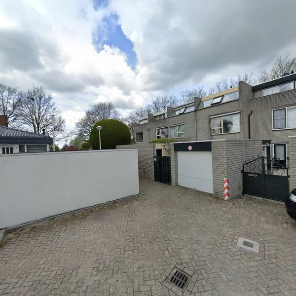 Straatbeeld van Groenoord 114, 2401AH Alphen aan den Rijn