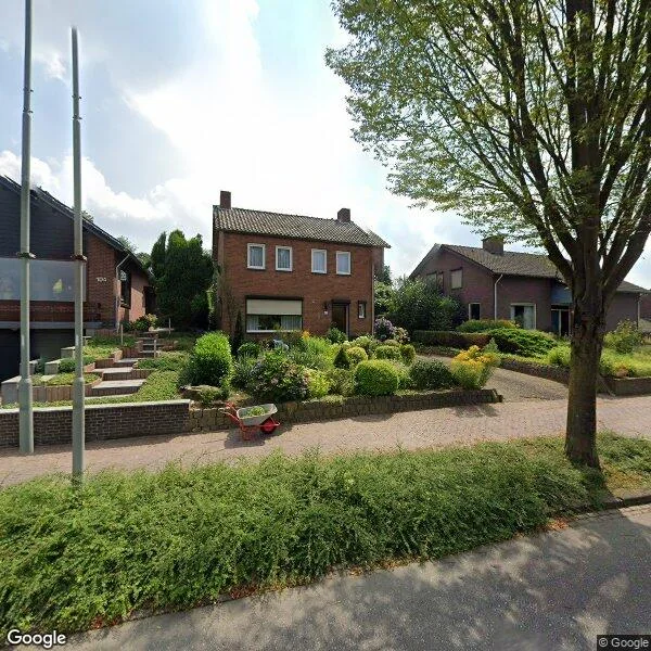 Straatbeeld van Groenstraat 102, 6074EL Melick