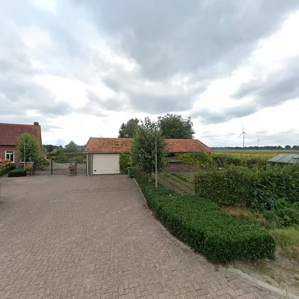 Straatbeeld van Groeze 15, 5986NT Beringe