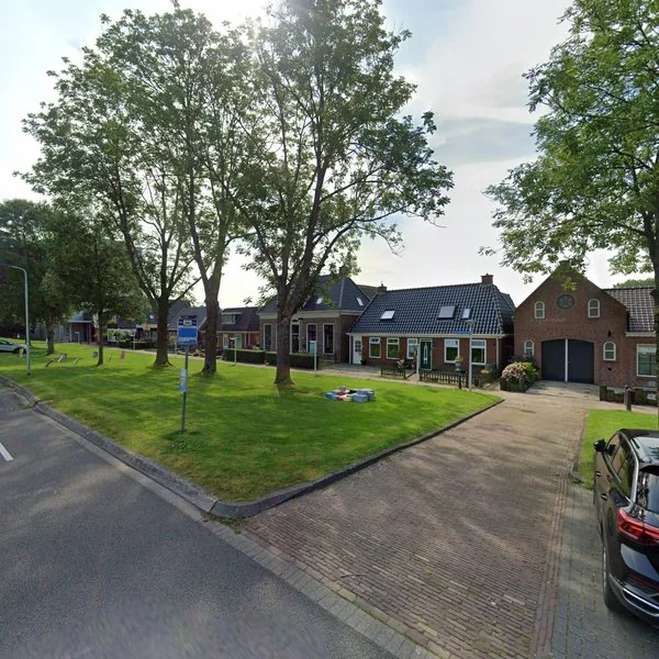 Straatbeeld van Groningerstreek 12, 9871PE Stroobos