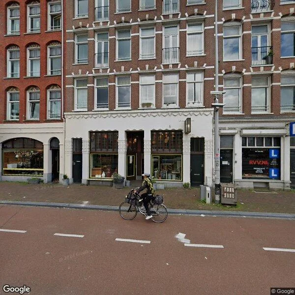 Straatbeeld van Haarlemmerplein 37-3, 1013HR Amsterdam