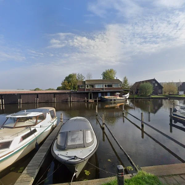 Straatbeeld van Haarlemmertrekvaart 1b, 2361PB Warmond