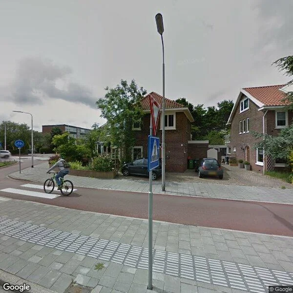 Straatbeeld van Hagelingerweg 277, 2071CH Santpoort-Noord