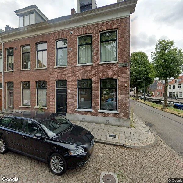 Straatbeeld van Hasselaersplein 16, 2013GB Haarlem