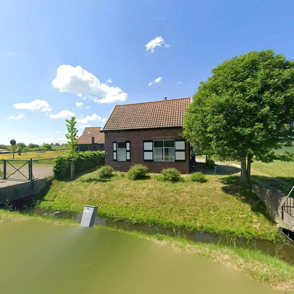 Straatbeeld van Heerenweg 5, 3329KD Dordrecht