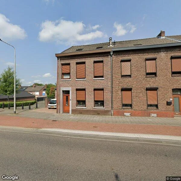 Straatbeeld van Heerlenersteenweg 34, 6467CT Kerkrade